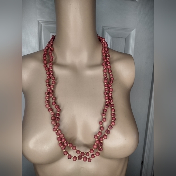 unbranded Jewelry - Women's beaded necklace